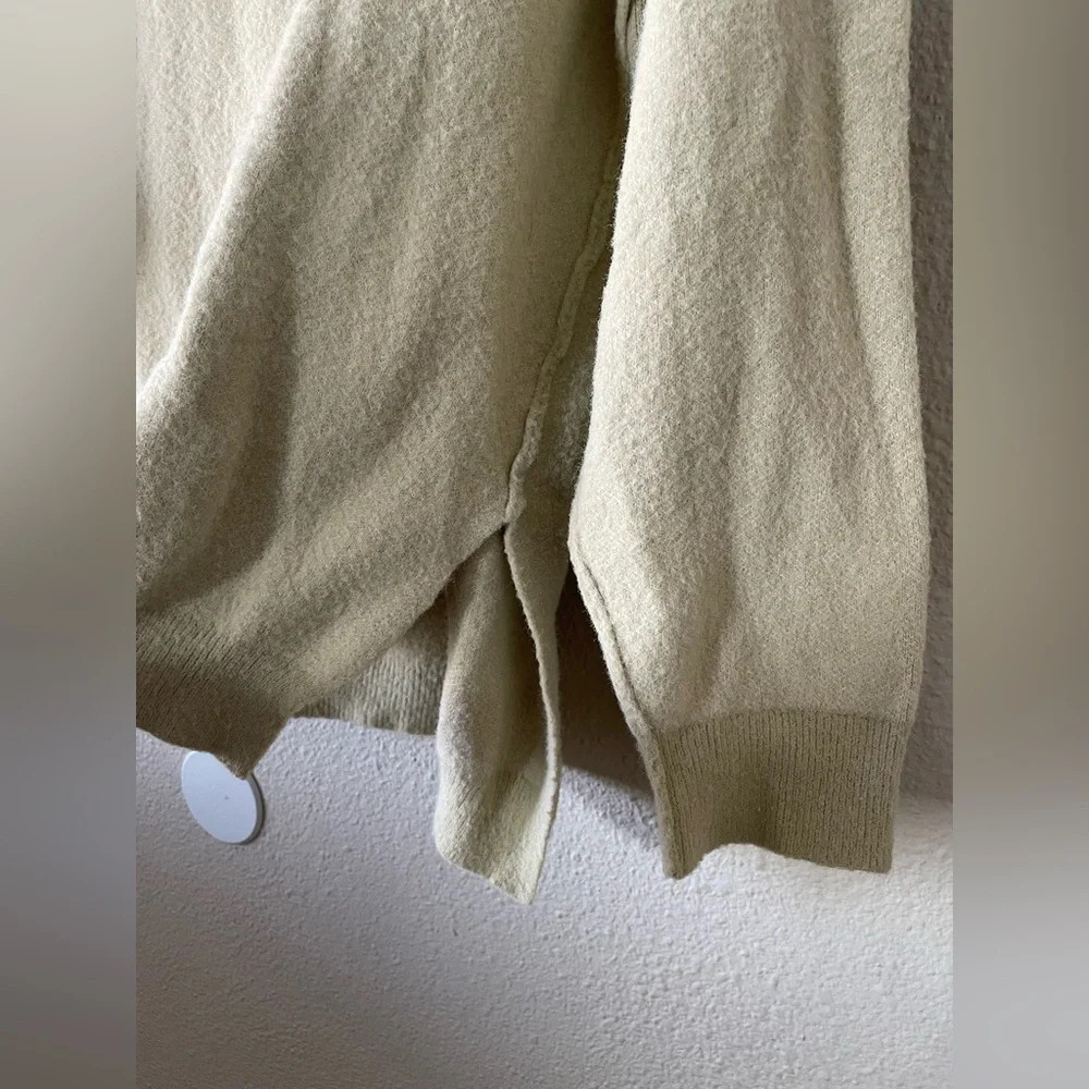 Free People Oversized Sweater Women’s S Marzipan Ivory V Neck Pullover Boho Soft - Picture 10 of 14